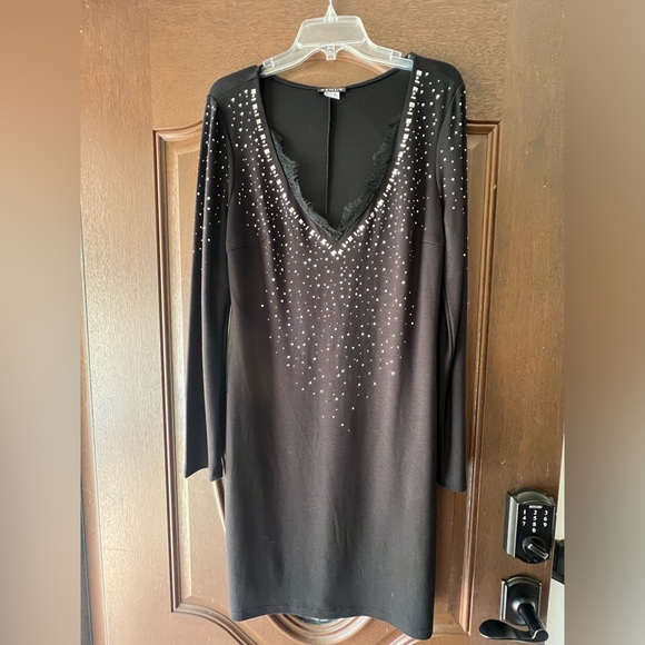 Black Dress - Picture 1 of 3